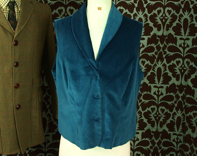 Lovely Cordings Ladies Fitted Velvet Waistcoat in a size uk 18 ,  38  inch to 40  chest RRP 139