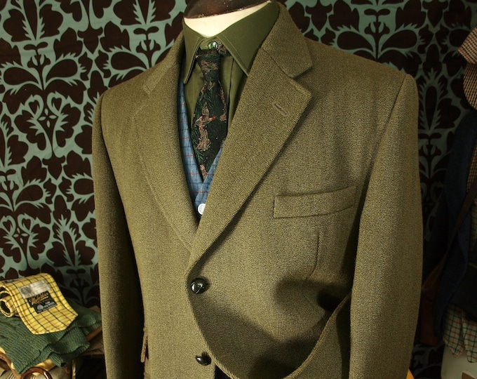 Good Mens Vintage Bladen Keepers Tweed Hacking Riding Jacket in a Size 40 inch Medium , heavy thick quality Green Tweed