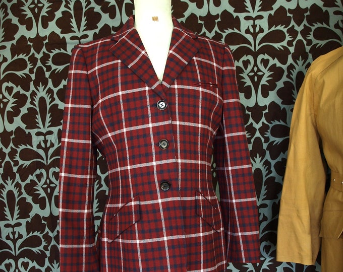 Heritage Edition DAKS Ladies Country Tweed Jacket in a Size 10 34 to 35 inch Chest RRP 699 made in Italy