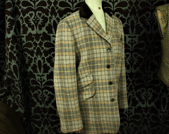 Ladies DAKS Country Tweed Jacket with Velvet collar in a Size extra large 40 inch Size 20 Chest RRP 599