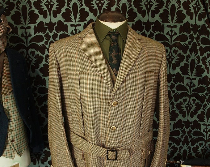 Superb Mens Bespoke Tweed Norfolk Jacket in a size 44 inch Large has small defects