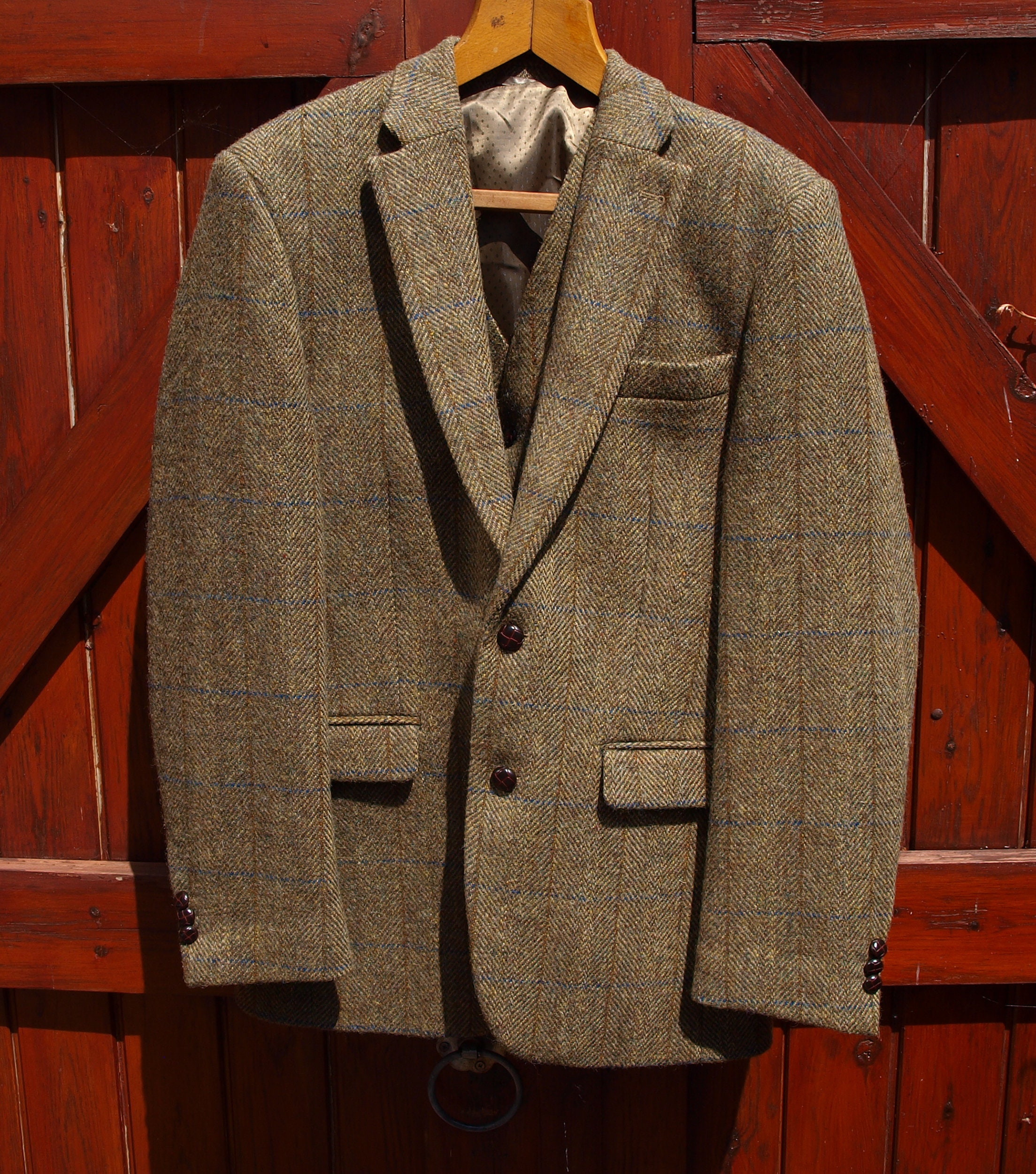 Unused Mens Harris Tweed set Waistcoat and Jacket in a size 38 small ...