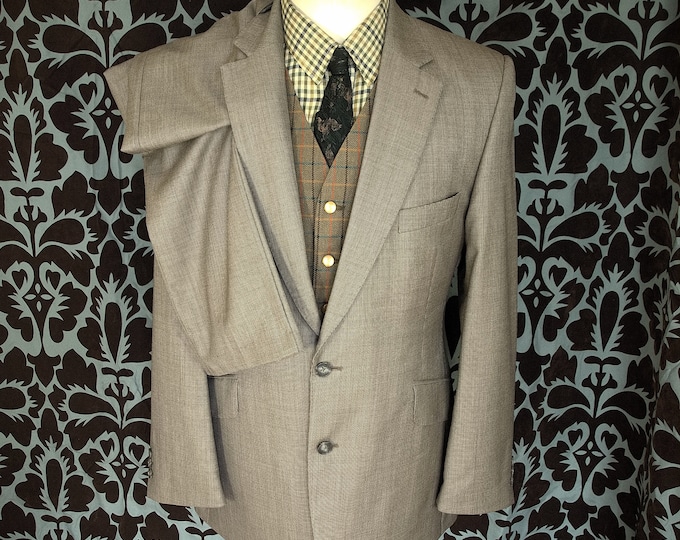 Mens Crombie Summer Tweed Style Gentlemans Suit in a size 38 small 34 waist and 30 leg