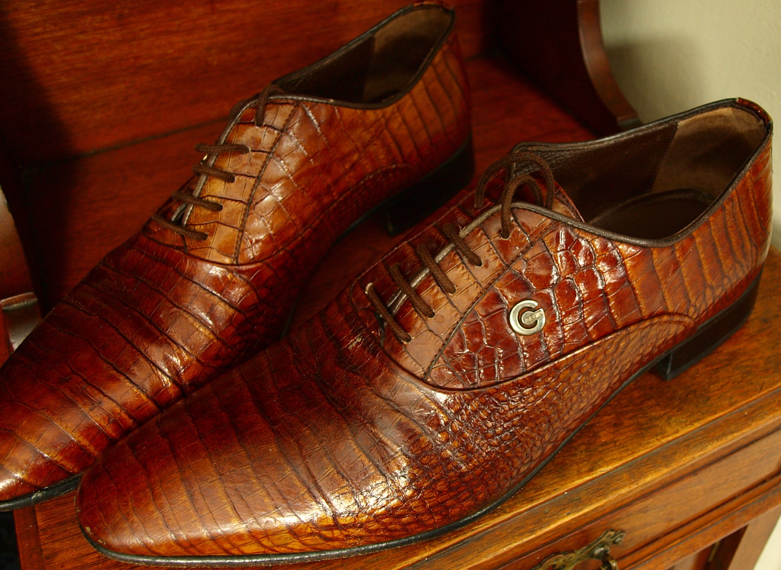 leather sneakers made in italy