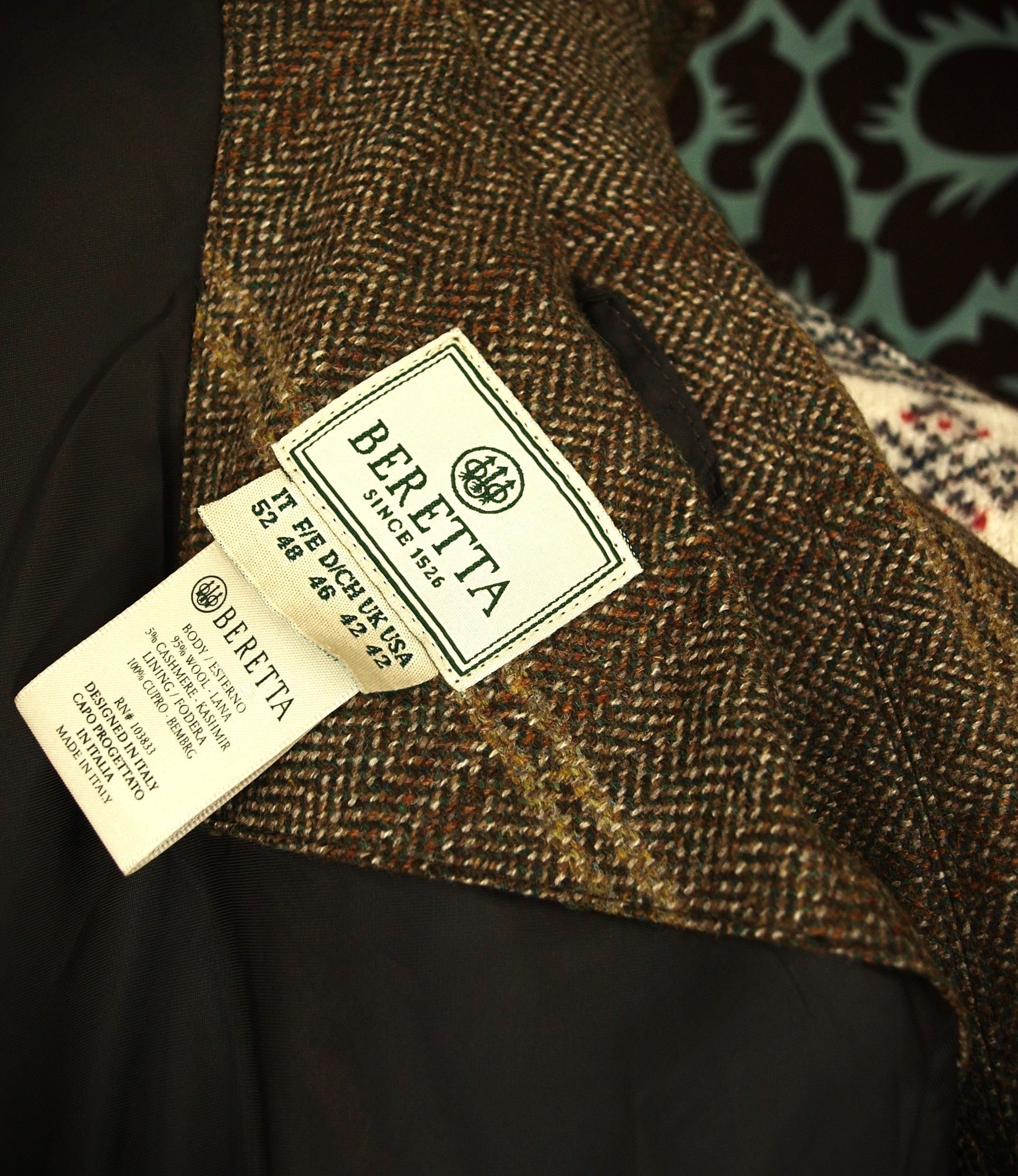 Mens Beretta Cashmere and Wool Tweed Made In Italy Luxury Country Jacket in a size 42 inch Large RRP 599 unused