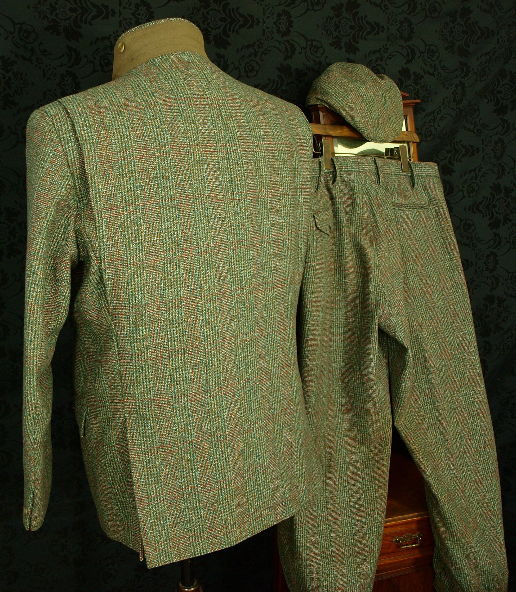 Gamekeeper tweed hotsell suits