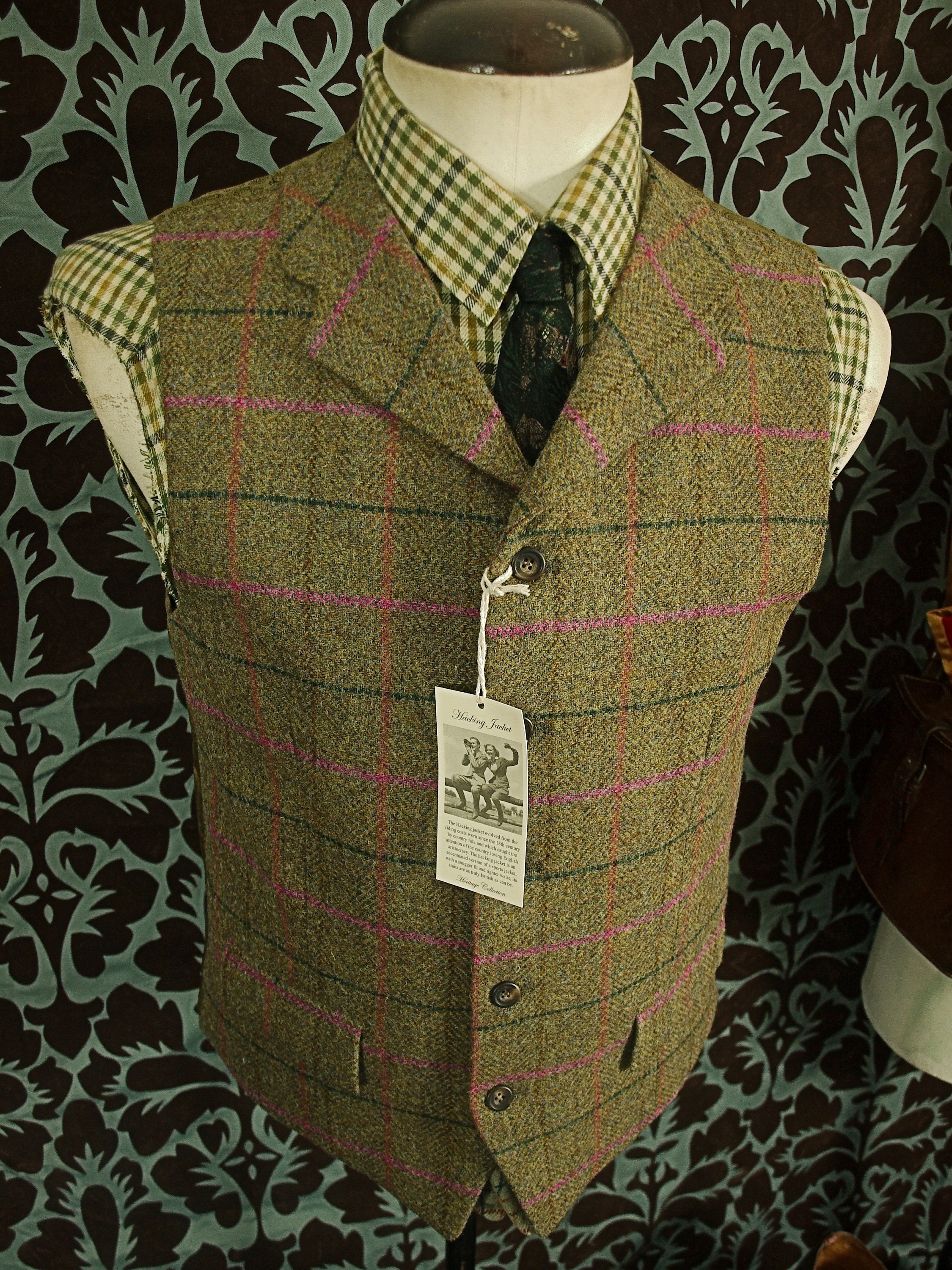 unused Mens Moon Tweed Jacket and Collared Waistcoat set in a size 40