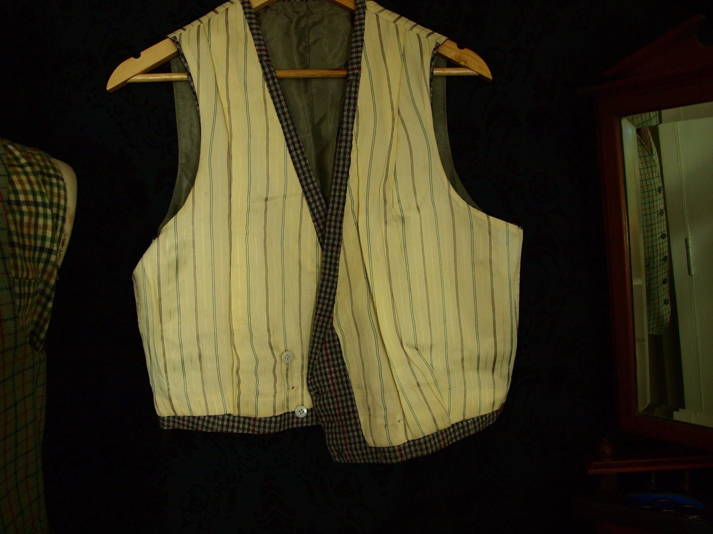 Mens VTG Tweed 3 Piece Moss Bros Country Suit waistcoat Sz 38 small short