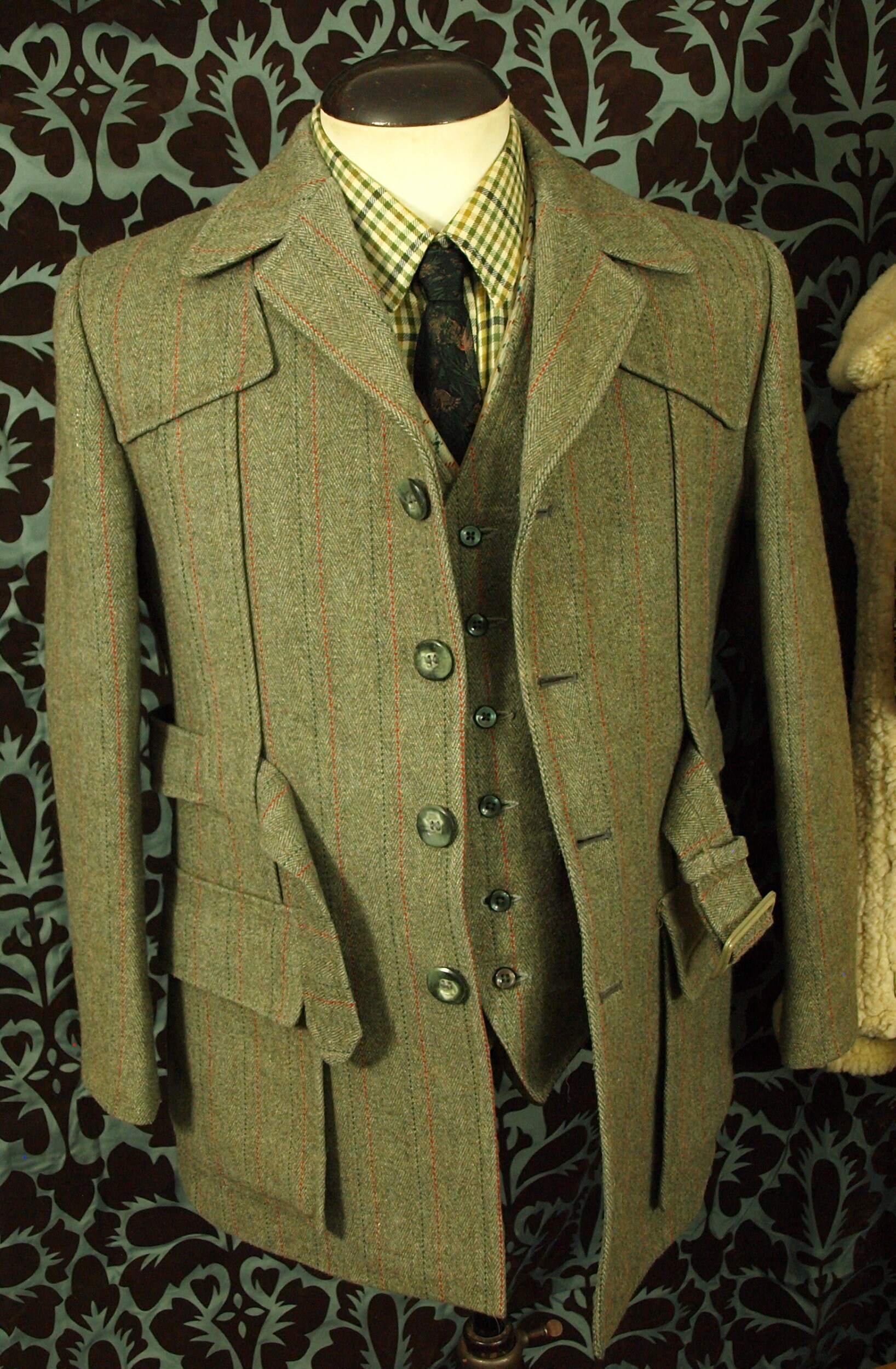 Mens Derby Tweed Full Norfolk Jacket and Waistcoat set made in England in a Size Slim 42 inch Large