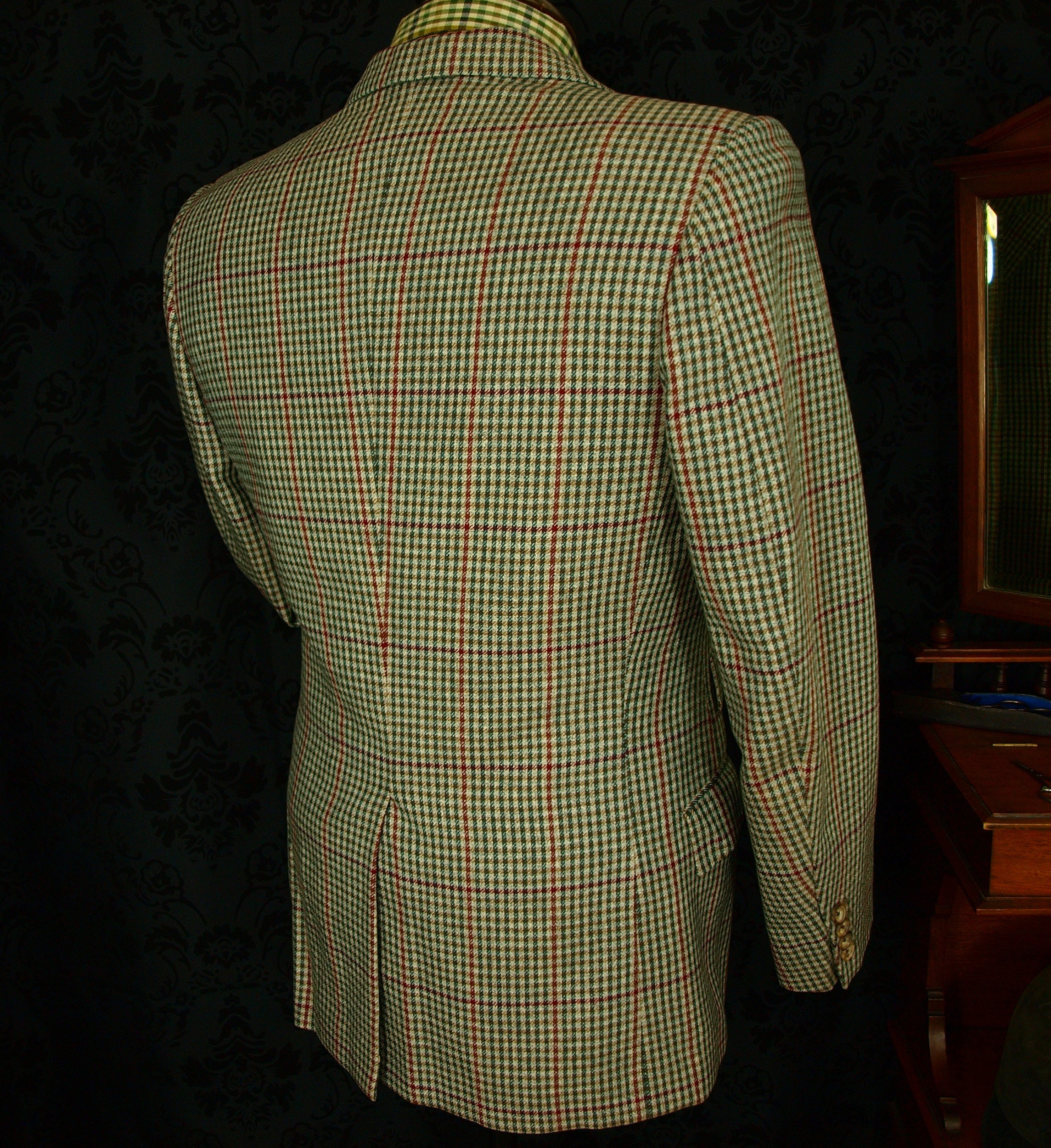 Mens vtg Tweed Moss Bros Suit Hacking Jacket waistcoat trousers Sz 38 small