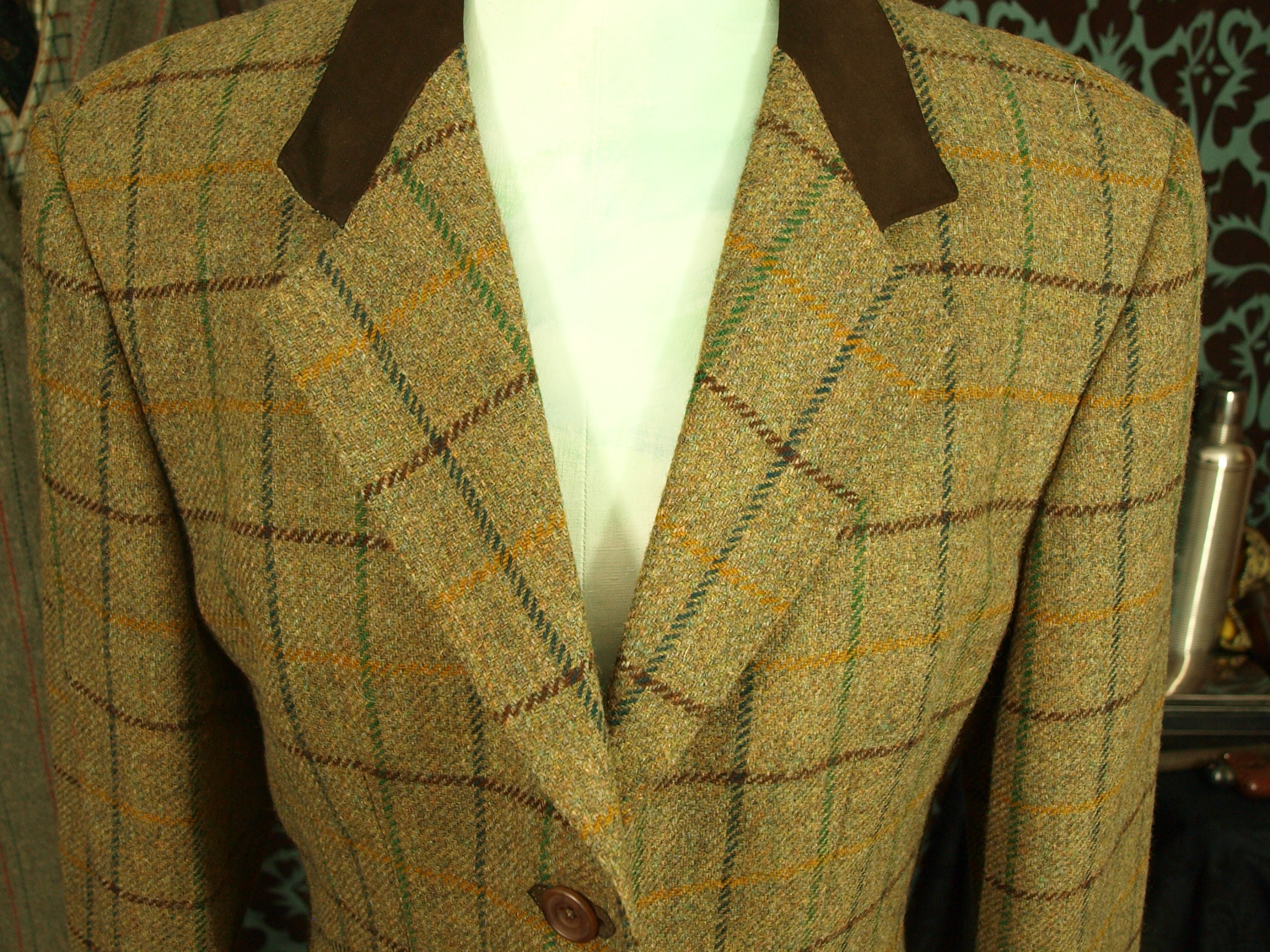Ladies Vintage DAKS Country Tweed Jacket in a Size 34 inch Chest RRP 645