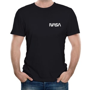 Camiseta masculina com logotipo do peito esquerdo da Nasa, viagem espacial, sistema solar do ônibus espacial de Marte