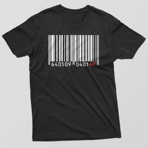 Peut inclure: T-shirt noir avec un code-barres blanc et les chiffres "640509 0401 47" imprimés sur le devant.