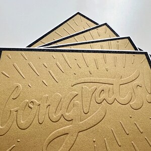 Cartes de félicitations, cartes de vœux, cartes noires et dorées avec des accents scintillants, jeu de cartes en relief