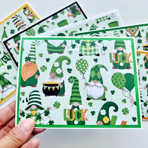 Cartes de la Saint-Patrick avec des gnomes