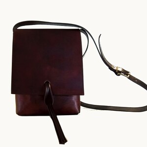 Vegetable tanned leather bag Mod. Dafne small, with shoulder strap and flap