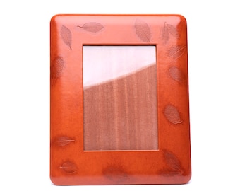 Embossed Leccio leather frame