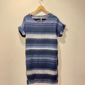 Gestreiftes Blaues Kleid