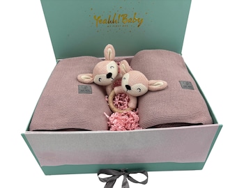 Coffret cadeau double avec couvertures avec nom et lapin crocheté en coton biologique