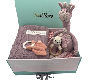 Unser Bestseller Geschenk für Baby Mädchen in exklusiver Box mit Decke mit Namen