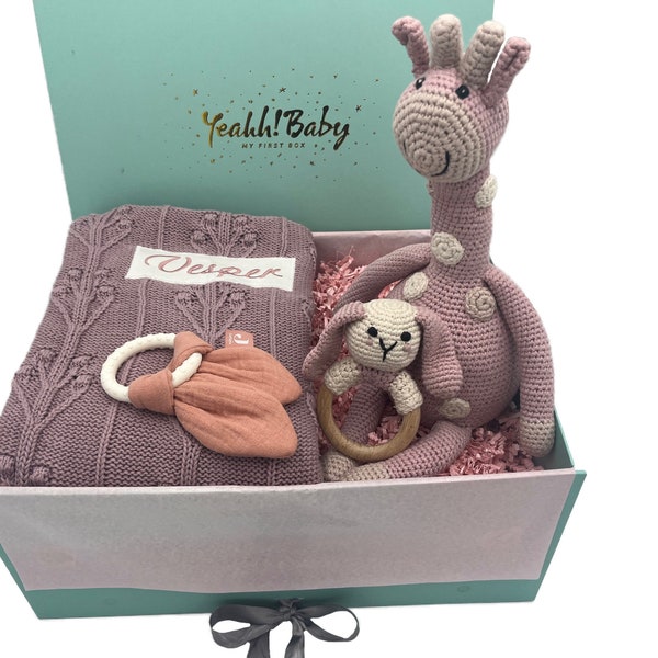 Unser Bestseller Geschenk für Baby Mädchen in exklusiver Box mit Decke mit Namen