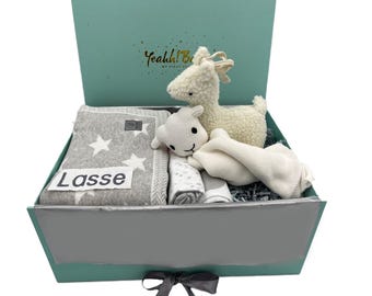 Gift for babies in exclusive box with blanket with name for neutral lovers