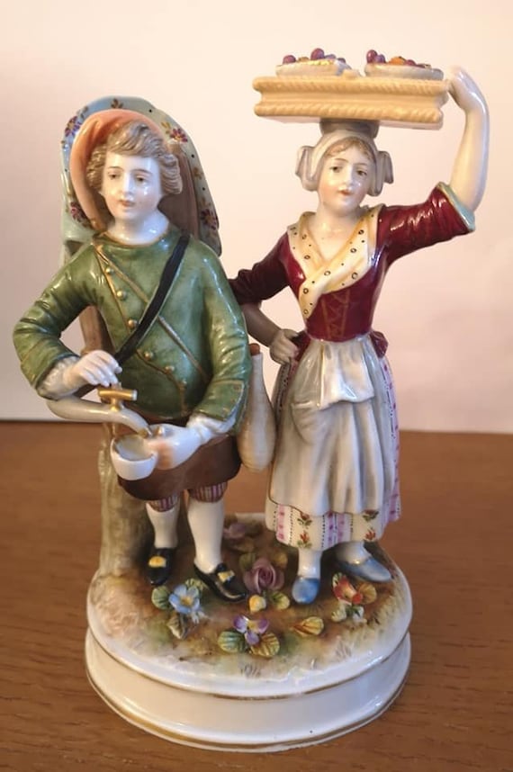 Rare Rudolstadt-volkstedt Porcelain Figurine of A Georgian Street Vendor  Couple C. 1880, 16cm. X 9cm. 