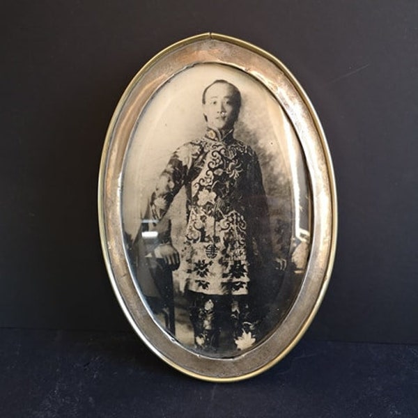 Early 19th C. Silver Photo Frame Under Bevelled Glass With Old Photograph Of A Chinese Man, Birmingham Hallmark Ca. 1811