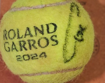 CARLOS ALCARAZ Autogramm und datiert Spiel verwendet 2024 FRENCH Open Tennisball. Sehr Selten!!