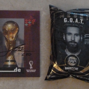 LIONEL MESSI unterzeichnete 2022 KATAR Fifa-Weltmeisterschaftsprogramm plus Messi-Kartoffelchips