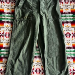 Pantalon vintage OG 107 en satin de coton, époque Vietnam 1962 Pantalon Baker 30 x 23