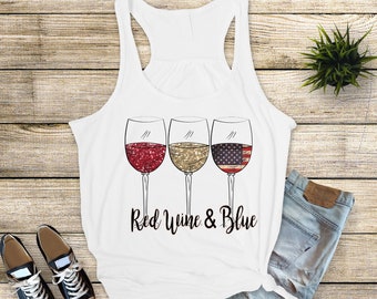 Blusa sem mangas azul vinho tinto 4 de julho: Taças de vinho patrióticas fluidas Bella Canvas