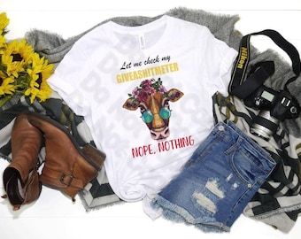 Camiseta Sassy Cow: Corona floral, divertida camiseta gráfica