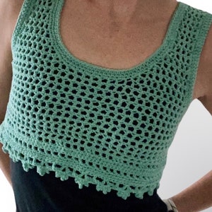 Short top women pastel green with hole pattern and floral border yoga top image 3