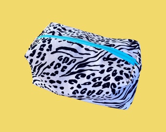 Large toiletry bag animal print, large trendy toiletry bag, stylish diaper bag, toiletry bag inside pocket