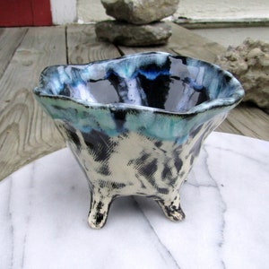 Food Safe Pinch Pot Pottery Bowl - Sgraffito Pottery Bowl or Planter