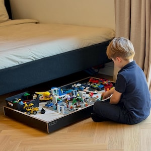 MOBIL LEKBRICKA • Lego-leksaksförvaring under sängen för möbler i pojk- och barnrum