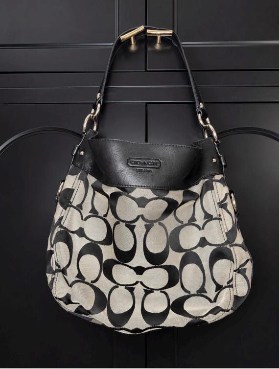 Coach Signature Hobo Bag - Gem