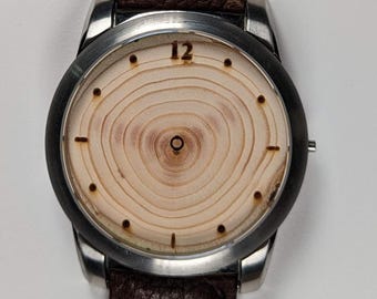 10 Jahre Jubiläum Geschenk Holz Uhr mit Saphirglas.  Armbanduhr mit 10 Jahresringen. Bestes Geschenk zum 10-jährigen Jubiläum