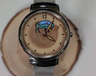 Bison Geschenk Uhr. Büffel Armbanduhr. Perlmutt Inlay.