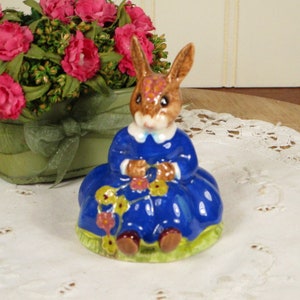 Vintage Bunnykins, 1970s Daisie Bunnykins, Royal Doulton Bunnykins, Made in England