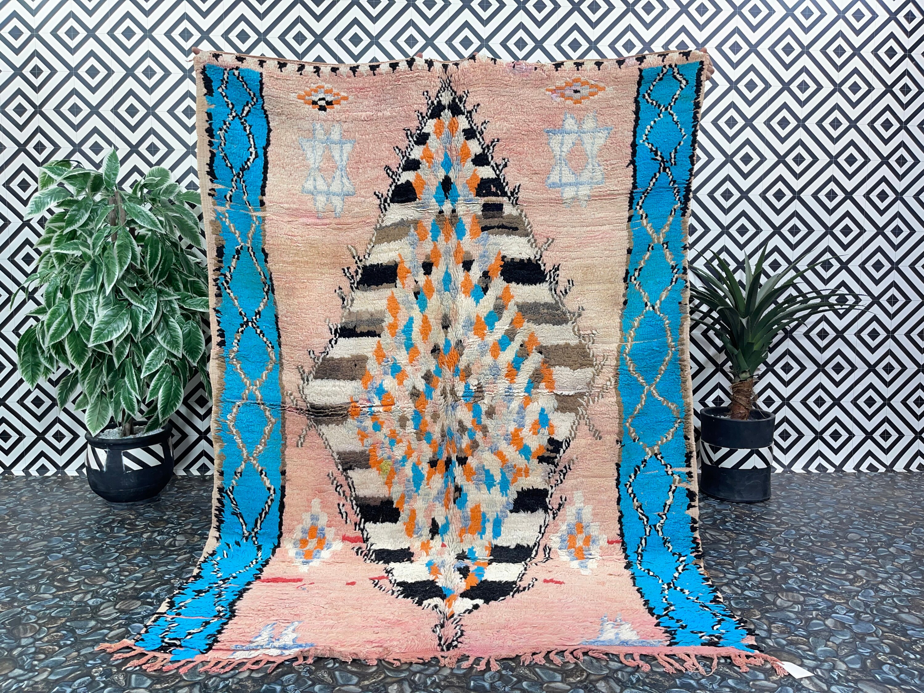 Boucherouite rug Vintage Berber carpet 5.5 FT X 7.6 FT Colorful rug Antique rug Moroccan shag rug