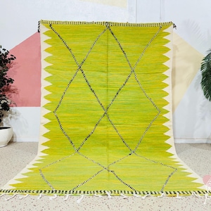 Minimalist Kilim Rug , Soft Wool Moroccan Flatweave , Handmade Berber Floor Decor , Moroccan Kilim Rug