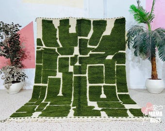 Hand-Tufted Wool Berber Rug: Abstract Green Moroccan Carpet