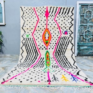 Funky Berber Moroccan Costum rug - Moroccan Woolen carpet - New Azilal rug - Beni ouarain style - New Beni ouarain rug - fine berber rug