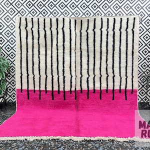 Luxury Pink Beni Ourain Rug: Handmade Moroccan Sheep Wool Carpet