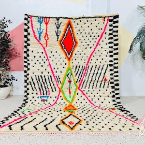 Unique Berber Moroccan Costum rug - Moroccan Woolen carpet - New Azilal rug - Beni ouarain style - New Beni ouarain rug - fine berber rug