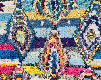 手作りのブーシュロイットラグ：カラフルなベルベルモロッコラグ