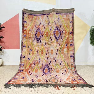 Vintage Handgeknüpfter Marokkanischer Berber Teppich: Antiker Boujaad Wollteppich (150 x 230 cm)