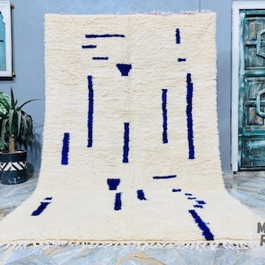 Unique Berber Moroccan Costum rug - Moroccan Woolen carpet - New Azilal rug - Beni ouarain style - New Beni ouarain rug - fine berber rug